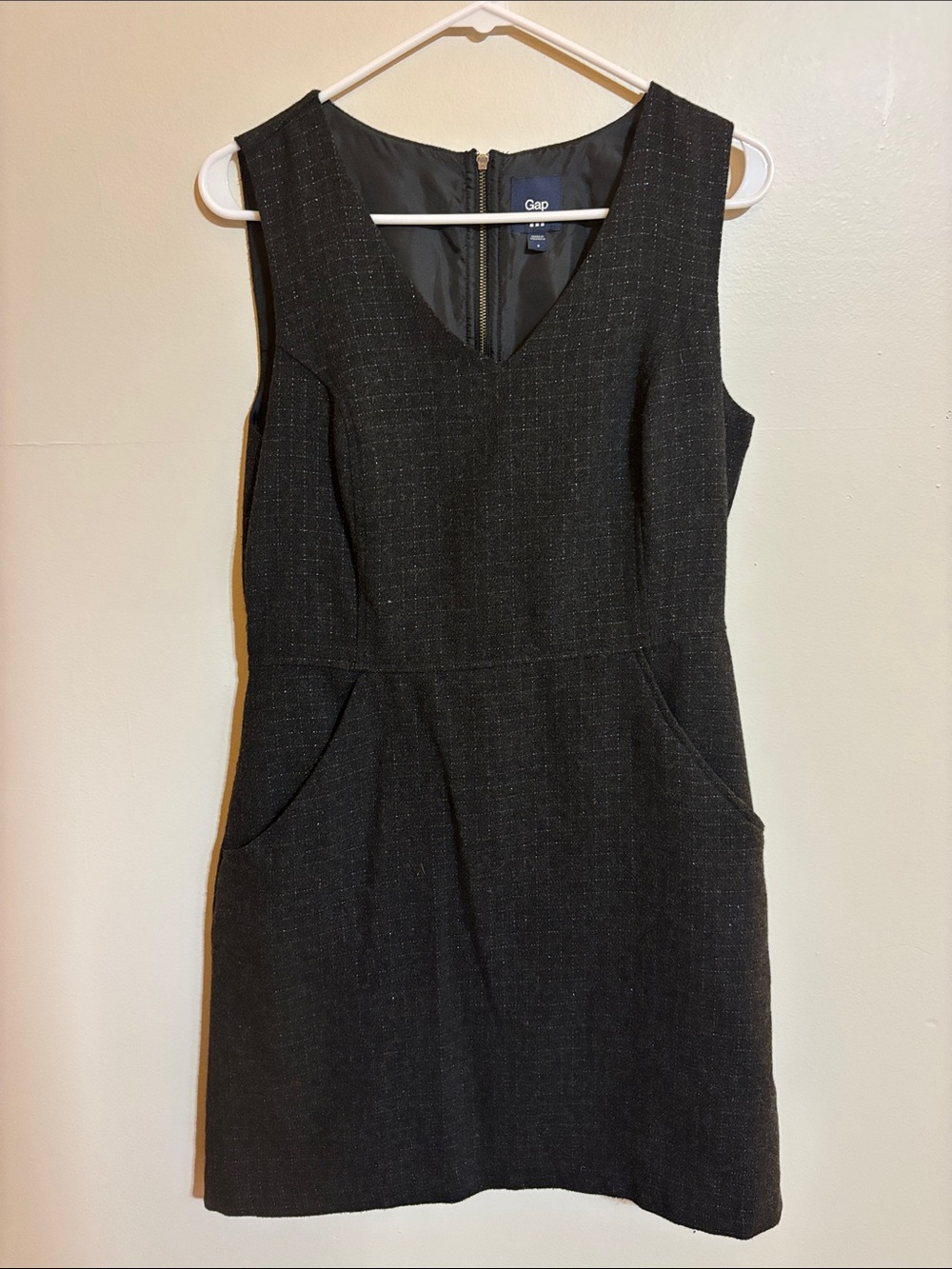 GAP Black Textured V-Neck Sleeveless Midi Dress